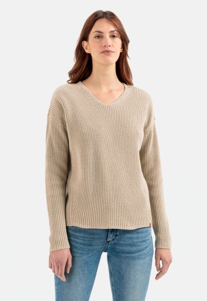 Womenswear Customized Pullover & Cardigans Camel Active Knitted Jumper With V-Neck Light Brown